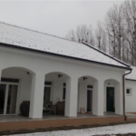 bílé korkové fasády